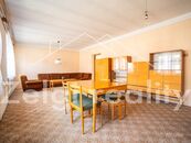 prodej vícegeneračního rodinného domu 7+2, užitná plocha 330m2, přístavek užitná plocha 200m2, cena 6490000 CZK / objekt, nabízí 