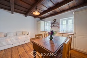 Zavedený apartmánový dům u Pálavy | 2 jednotky | zahrada 523 m2 | provoz od 2018, cena 5490000 CZK / objekt, nabízí 