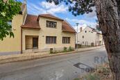 Prodej polořadového rodinného domu 5+1 s velkou zahradou, Brno Chrlice, cena 13860000 CZK / objekt, nabízí 