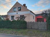 Nabízíme k prodeji samostatně stojící rodinný dům v oblíbené lokalitě Zastávka u Brna., cena 24000000 CZK / objekt, nabízí 