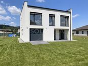 Prodej nadstandardní novostavby 6+kk rodinného domu k dokončení (219 m), pozemek 938 m, Tišnov ul. , cena 21690000 CZK / objekt, nabízí 