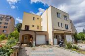 Prodej rodinného domu 4+1 s garáží a zahradou, ul. Gagarinova, Znojmo, cena 7190000 CZK / objekt, nabízí 