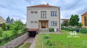 Pronájem rodinného domu 6+2,160 m -Brno - Tuřany, cena 45000 CZK / objekt / měsíc, nabízí Unicareal s.r.o.