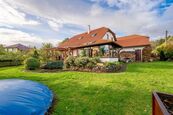 Prodej rodinného domu 6+1 s garáží, zimní zahradou, bazénem a jezírkem Říčany u Brna, cena 14490000 CZK / objekt, nabízí 