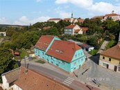 INVESTIČNÍ PERLA NA PŘEDMĚSTÍ BRNA: BYTOVÝ DŮM ROSICE - VÝNOS 3,5 MIL. KČ ROČNĚ S POTENCIÁLEM RŮSTU !, cena cena v RK, nabízí 