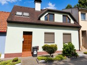 Pronájem krásného vybaveného domu 4+kk s pracovnou, vířivkou, zahradou, krbem, garáží a vinným sklepem - Brno-Slatina, ul. Hliník, cena 39000 CZK / objekt / měsíc, nabízí CENTURY 21 Bonus Brno
